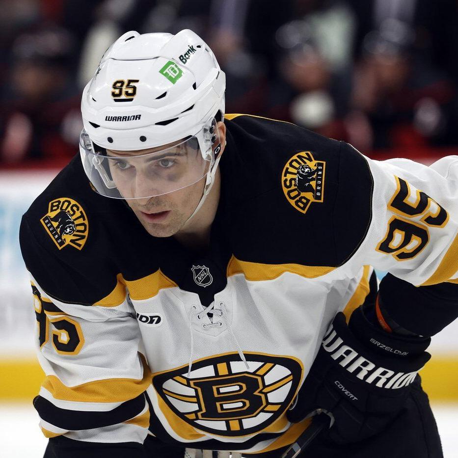 Toronto Maple Leafs sign depth forward Vinni Lettieri to one-year deal